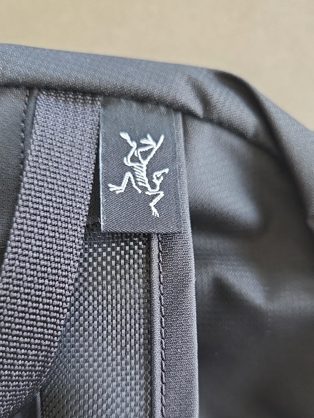 Arc'teryx Black Heliad 15 Backpack NWT Outdoor